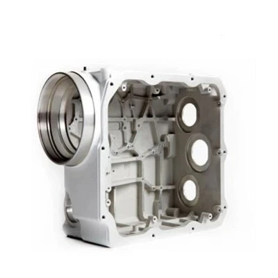 Prototyp eines Autoverstärkers aus Aluminium und Messing